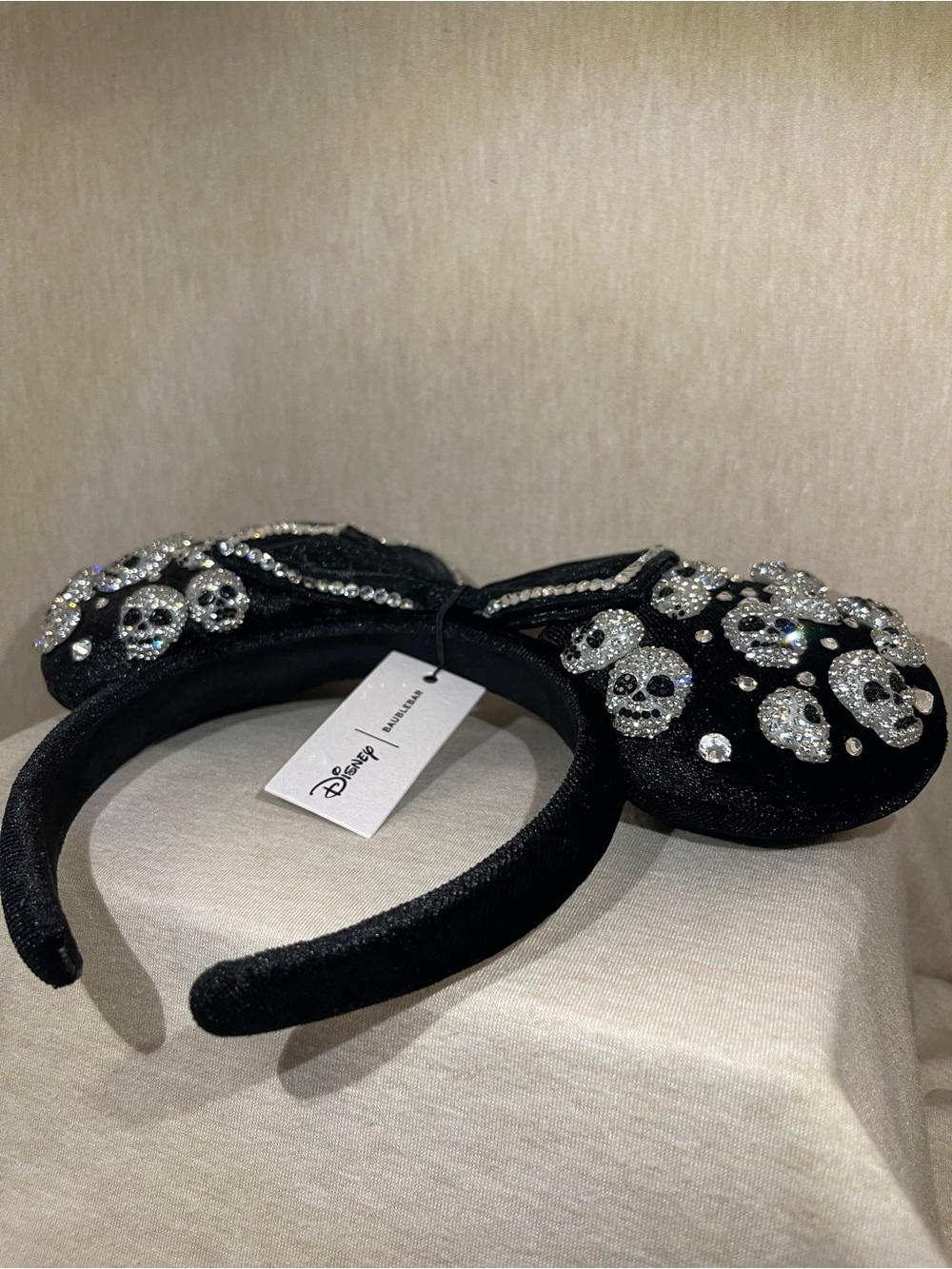 Disney BaubleBar 2026 Halloween Black Ears with Crystal Skulls - Picture 3 of 4